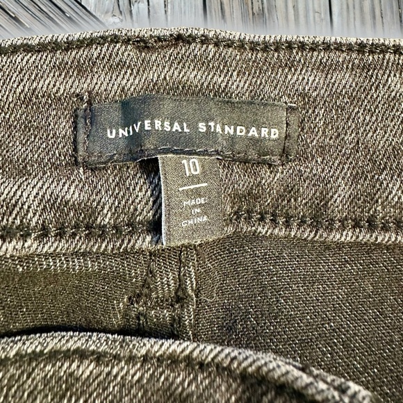 Universal Standard Etta High Rise Straight Leg Jeans 28 Inch in Washed Black 10 - Picture 4 of 16